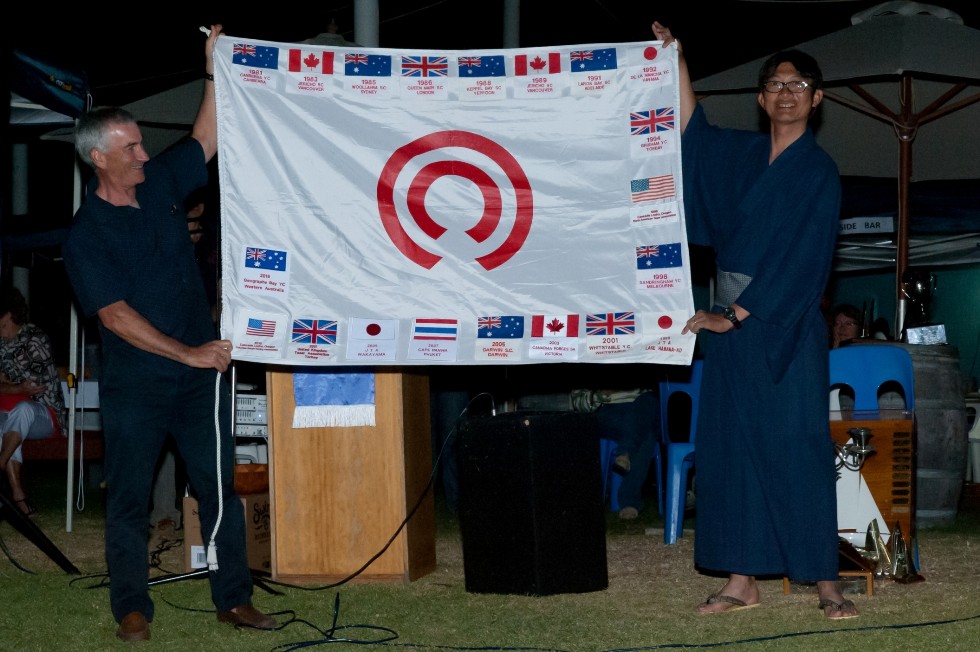 Tasar 2015 Japan receiving flag.jpg